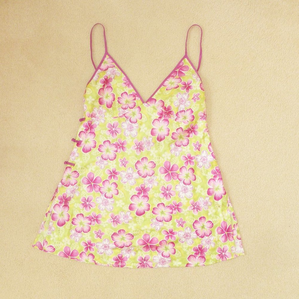 Negligee, Victoria's Secret
